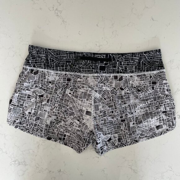 Lululemon Seawheeze Rare Special Edition 2016 2.5 Speed Short Grid Map Blk Wht 8 - Picture 4 of 11